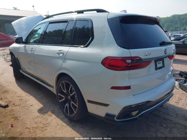 2021 BMW X7 5UXCW2C06M9D89751 Photo 2