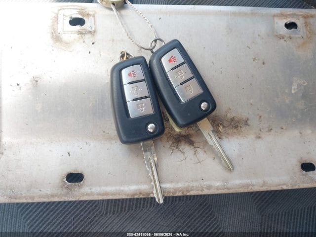 KNMAT2MT1FP573999 Nissan 2015