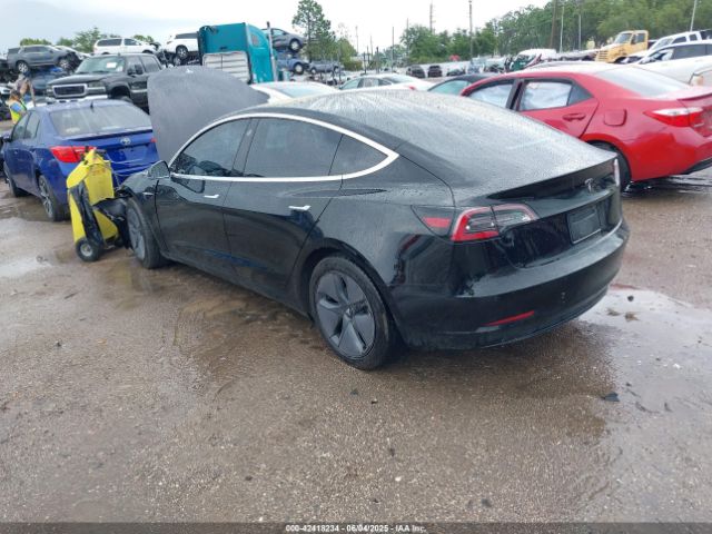 5YJ3E1EA3KF297565 Tesla 2019