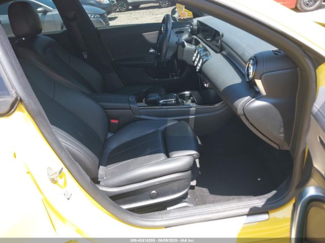 W1K5J4GB2MN172174 Mercedes-Benz m260