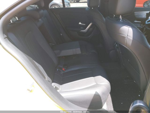 W1K5J4GB2MN172174 Mercedes-Benz m260