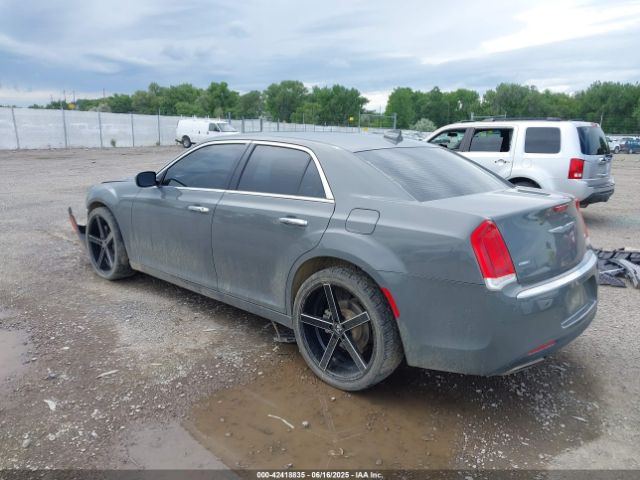 2018 CHRYSLER 300 2C3CCAKG6JH177450 Photo 2