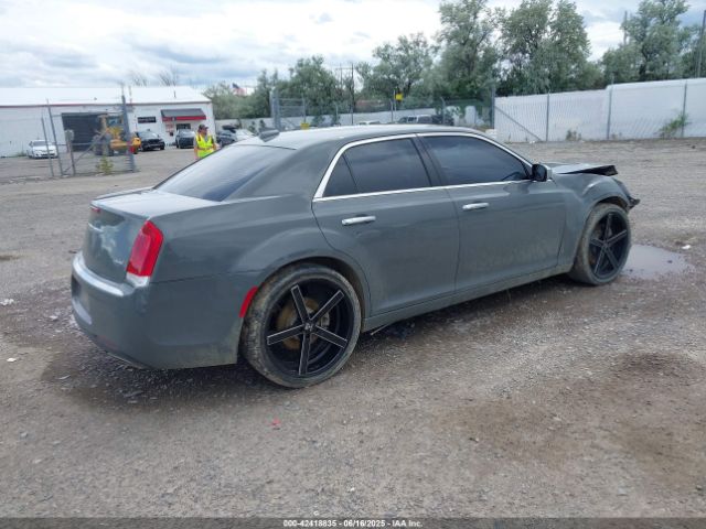 2018 CHRYSLER 300 2C3CCAKG6JH177450 Photo 3