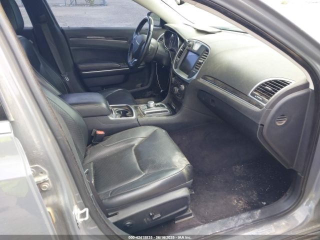 2018 CHRYSLER 300 2C3CCAKG6JH177450 Photo 4