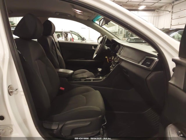 5XXGT4L38JG189662 KIA Optima Lx