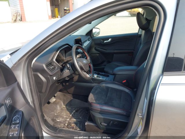 2022 FORD ESCAPE 1FMCU9H93NUA28380 Photo 4
