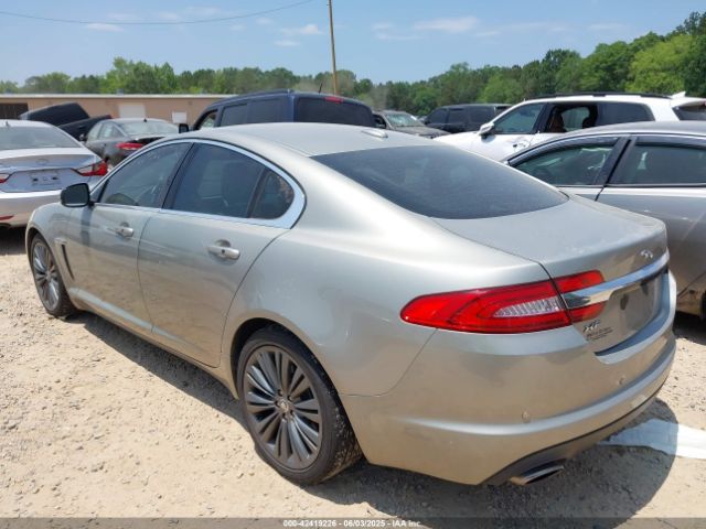 2012 JAGUAR XF SAJWA0HB4CLS23644 Photo 2