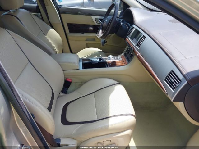 2012 JAGUAR XF SAJWA0HB4CLS23644 Photo 4