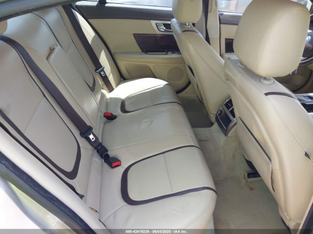 2012 JAGUAR XF SAJWA0HB4CLS23644 Photo 7