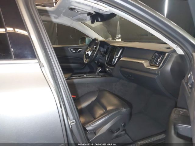 2019 VOLVO XC60 LYVA22RK4KB229432 Photo 4