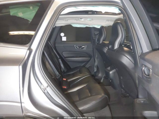 2019 VOLVO XC60 LYVA22RK4KB229432 Photo 7