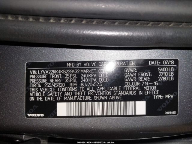 2019 VOLVO XC60 LYVA22RK4KB229432 Photo 8