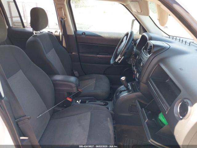 1C4NJRFB8GD632571 Jeep Patriot Latitude