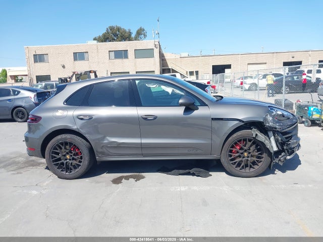 Porsche Macan 2018 WP1AG2A5XJLB60763 Image 14
