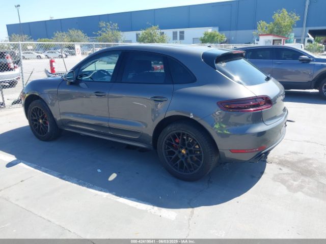 2018 PORSCHE MACAN WP1AG2A5XJLB60763 Photo 2