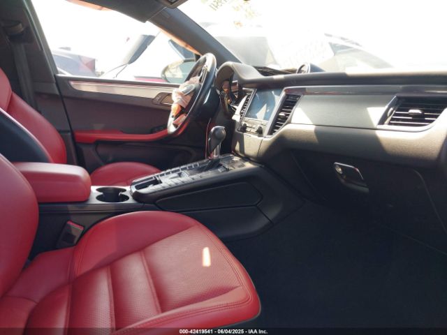 2018 PORSCHE MACAN WP1AG2A5XJLB60763 Photo 4