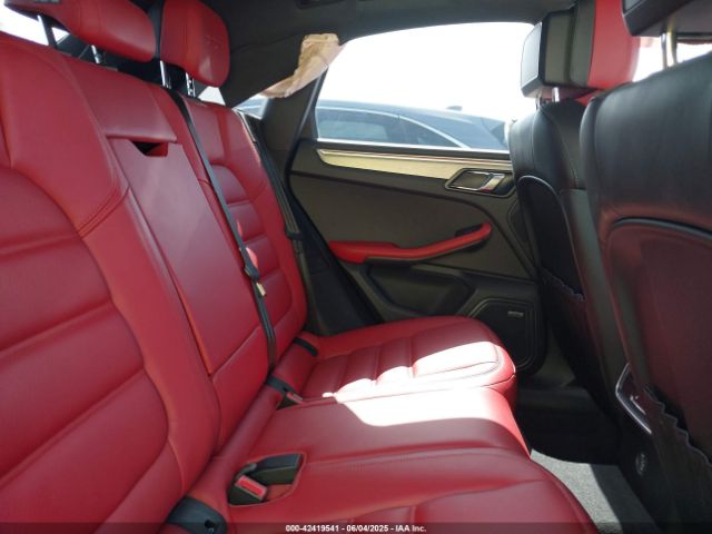 2018 PORSCHE MACAN WP1AG2A5XJLB60763 Photo 7