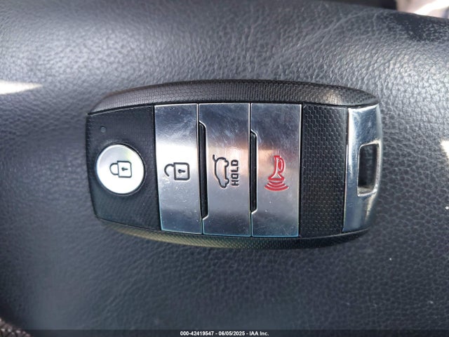 KNDCC3LG2K5008010 KIA Niro