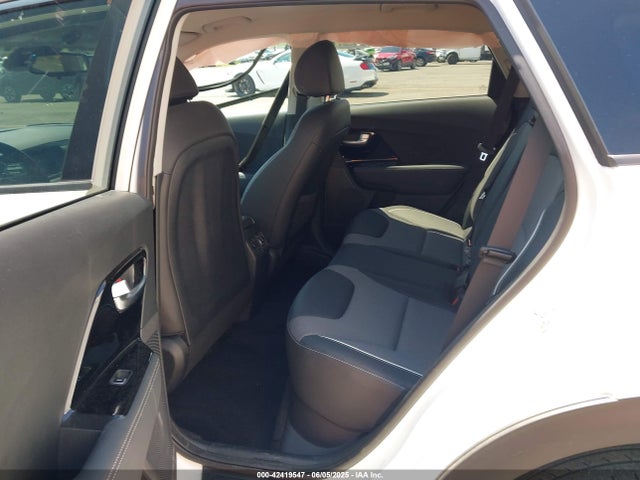 KNDCC3LG2K5008010 KIA Niro