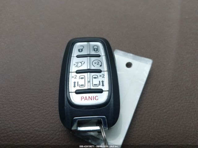 2018 CHRYSLER PACIFICA HYBRID 2C4RC1N75JR133614 Photo 10