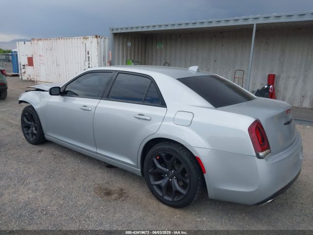 2021 CHRYSLER 300 2C3CCABG6MH520049 Photo 2