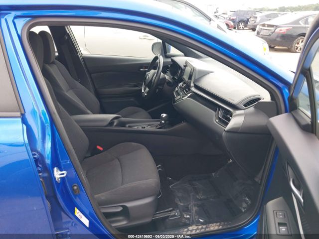 NMTKHMBX3JR043005 Toyota C-hr Xle Premium
