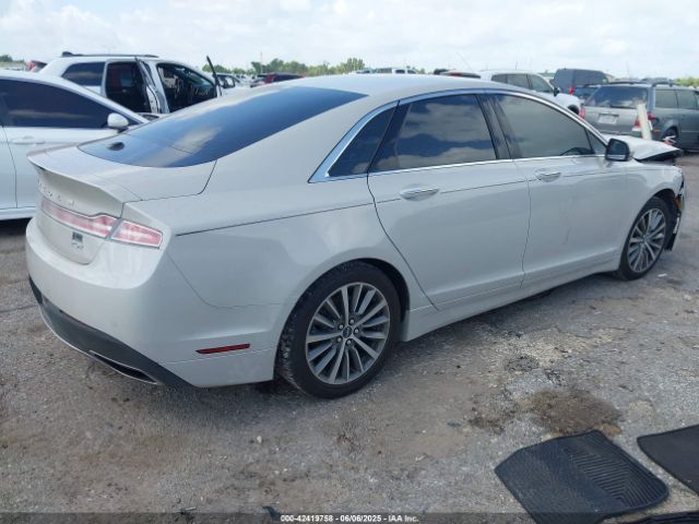 2020 LINCOLN MKZ 3LN6L5A90LR622917 Photo 3