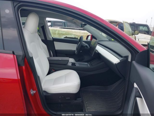 2021 TESLA MODEL Y 5YJYGDEE7MF130651 Photo 4