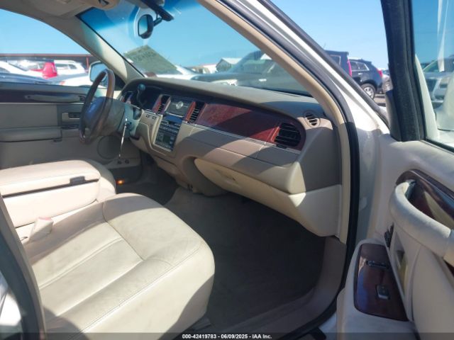 2004 LINCOLN TOWN CAR 1LNHM83WX4Y631136 Photo 4
