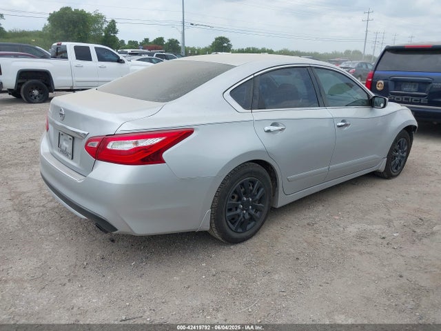 1N4AL3AP4HC122126 Nissan 2017
