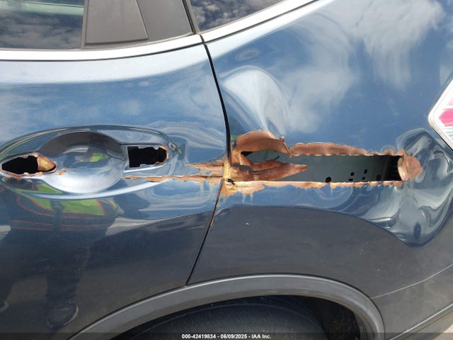 KNMAT2MT0FP537947 Nissan ROGUE SV