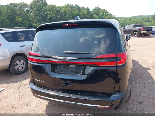 Chrysler Pacifica Touring L 2024 2C4RC1BG4RR136438 Image 16
