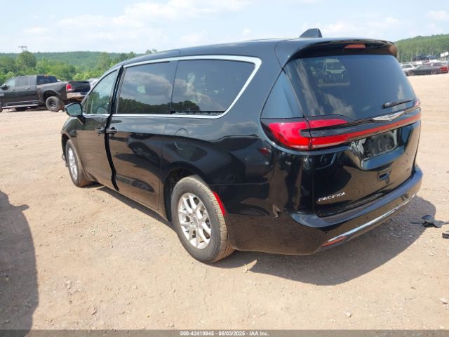 2024 CHRYSLER PACIFICA 2C4RC1BG4RR136438 Photo 2
