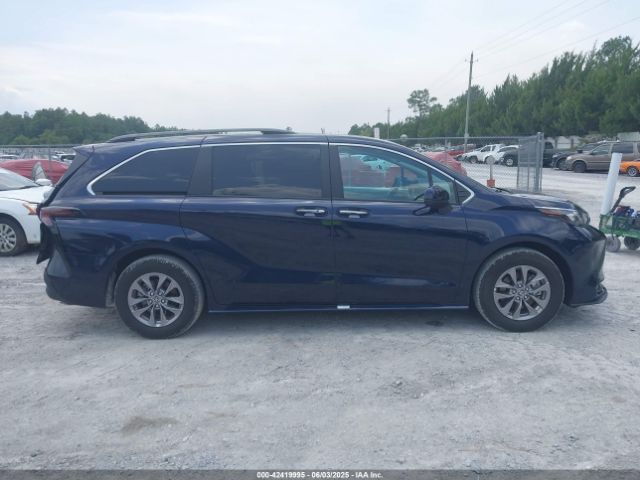5TDYRKEC2SS237628 Toyota SIENNA XLE