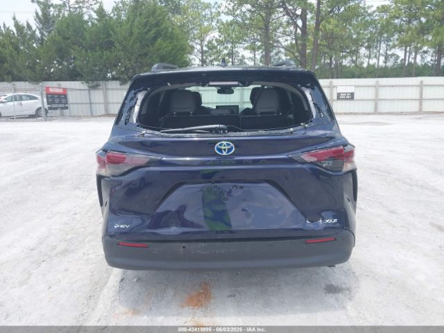 5TDYRKEC2SS237628 Toyota SIENNA XLE