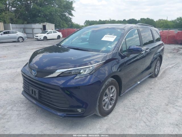 5TDYRKEC2SS237628 Toyota SIENNA XLE