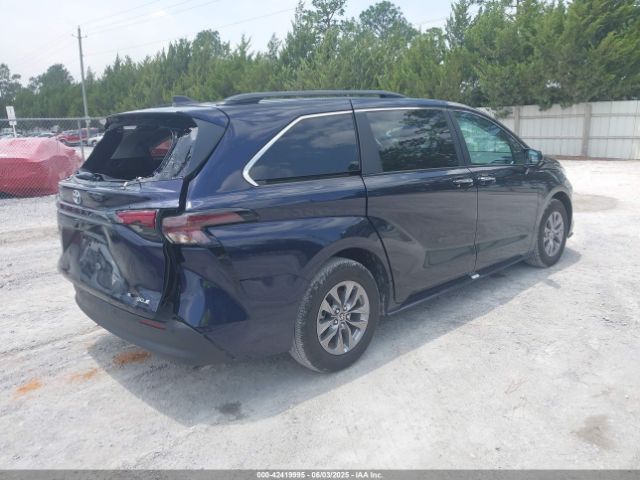 5TDYRKEC2SS237628 Toyota SIENNA XLE