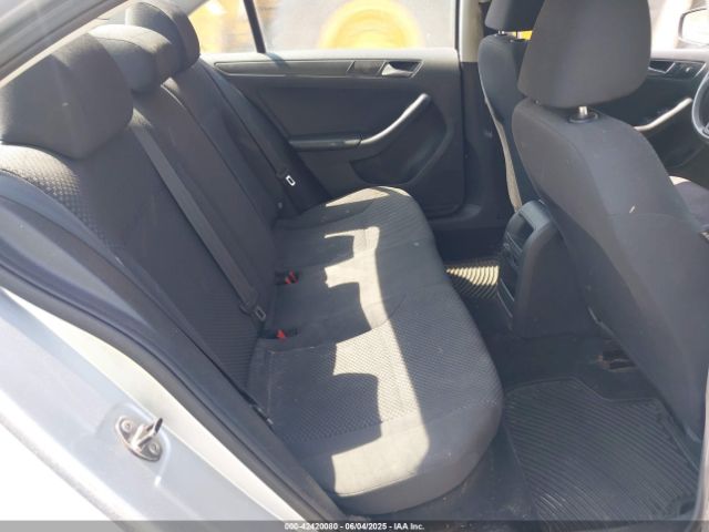 3VW1K7AJ6EM333058 Volkswagen Jetta 2.0l S