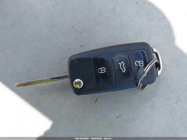 3VWB17AJ3EM225018 Volkswagen 2014