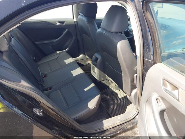 3VWB17AJ3EM225018 Volkswagen 2014