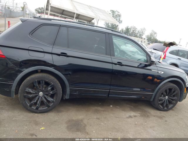 3VV3B7AXXLM105157 Volkswagen Tiguan 2.0t Se/2.0t Se R-line Black/2.0t Sel