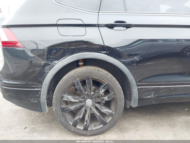 3VV3B7AXXLM105157 Volkswagen Tiguan 2.0t Se/2.0t Se R-line Black/2.0t Sel