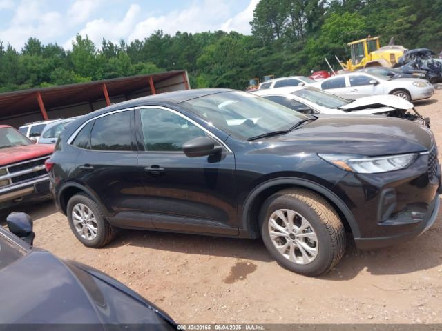1FMCU9GNXRUA24377 Ford Escape Active