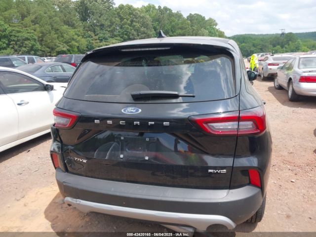 1FMCU9GNXRUA24377 Ford Escape Active