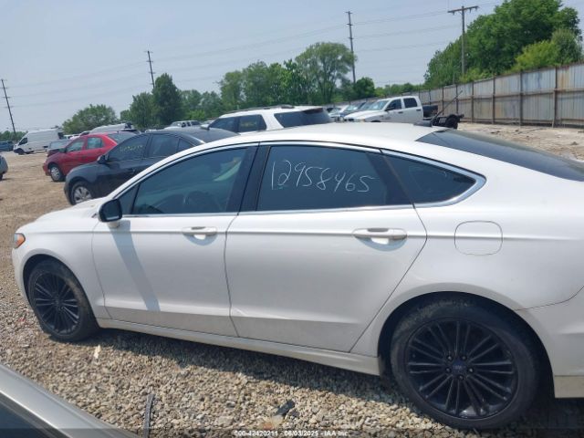 3FA6P0HD5GR300615 Ford FUSION SE