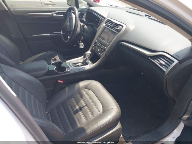 3FA6P0HD5GR300615 Ford FUSION SE