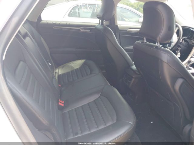 3FA6P0HD5GR300615 Ford FUSION SE