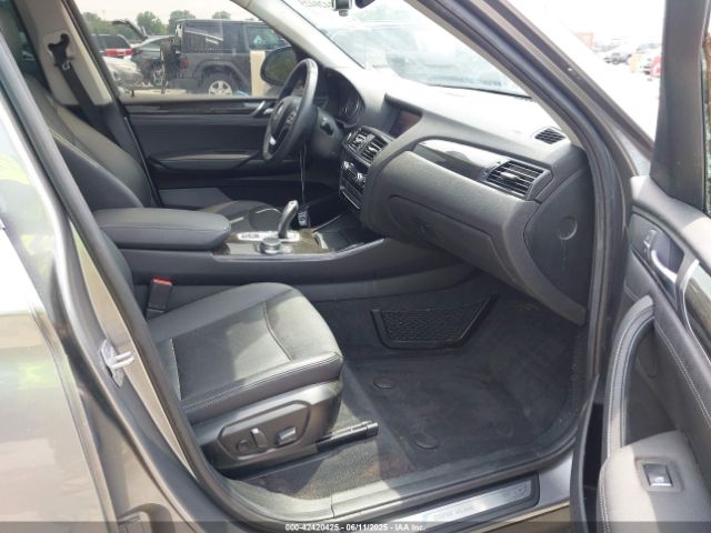 2017 BMW X3 5UXWX9C38H0T22671 Photo 4