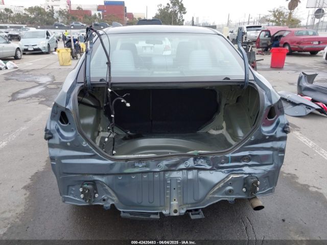 2T1BURHE3FC468305 Toyota COROLLA LE