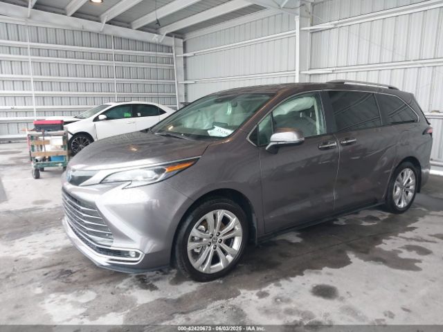 2024 TOYOTA SIENNA 5TDERKEC8RS225075 Photo 1